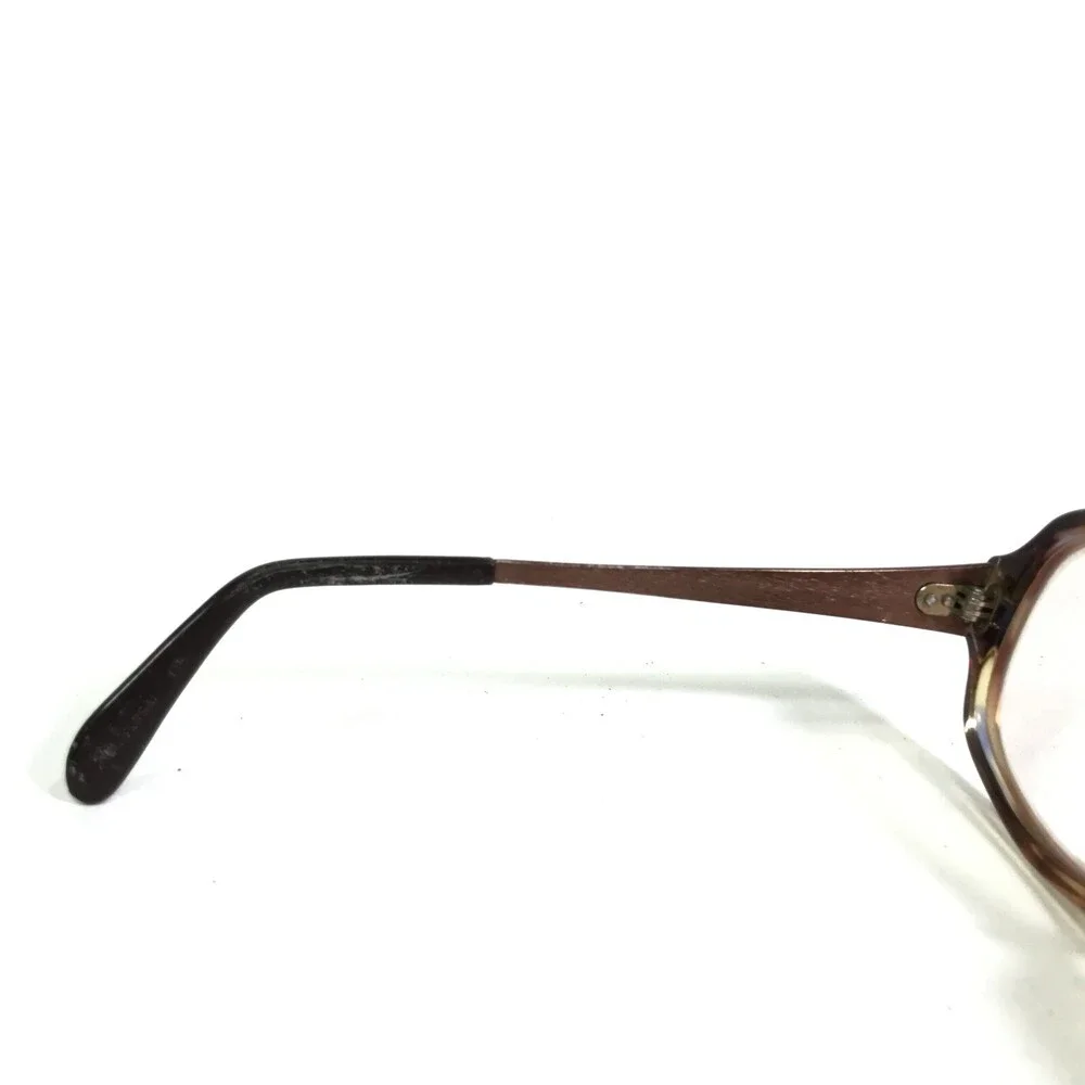 Universal frames are